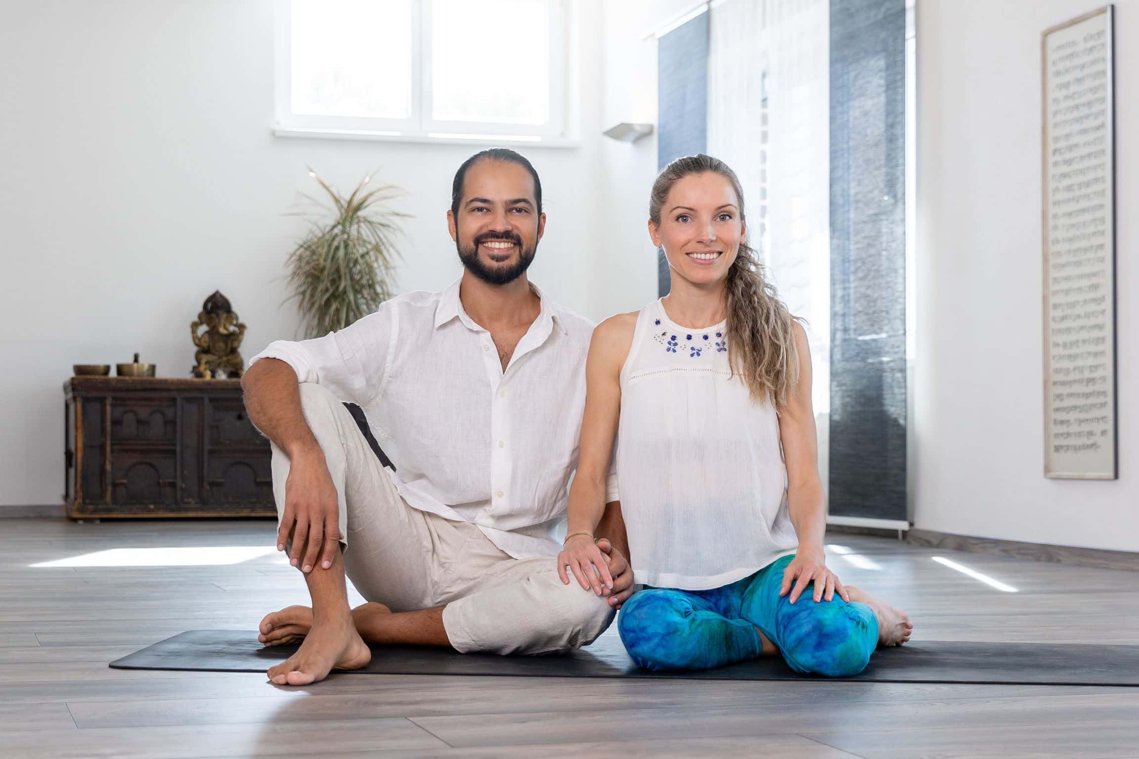 Yin Yoga Philipp Sharma und Sabine Winkler